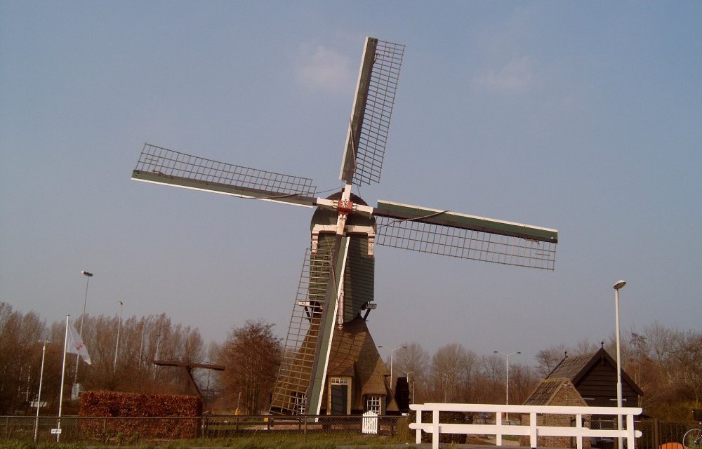 Het Kasteel van Gorinchem gezien over het water